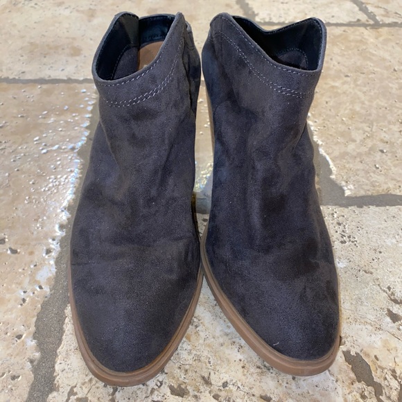 dv stacked heel booties - Picture 2 of 4